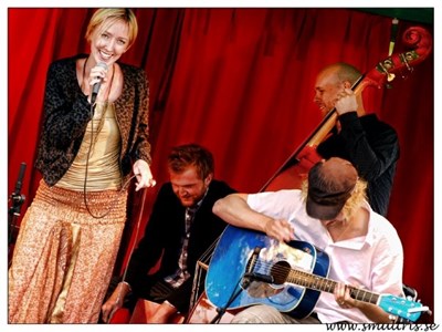 Kajsa Larsson Livemusik - coverband, duo & trubadur